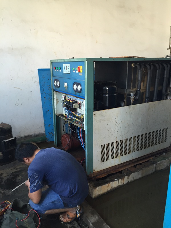 箱式工业冷水机维修